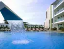 Basen z wodospadem w hotelu Albatros Spa Resort