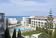 Widok na budynki i basen w Albatros Spa Resort