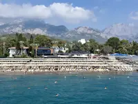 Widok na kompleks Alder Resort oraz plażę