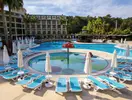 Baseny i leżaki w hotelu Alder Resort
