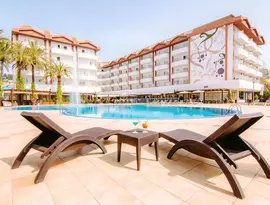Basen i leżaki w hotelu Alegria Florida