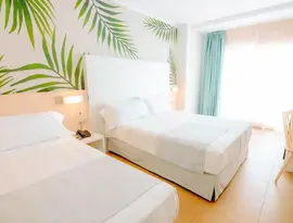 Pokój z łóżkami w hotelu Alegria Florida