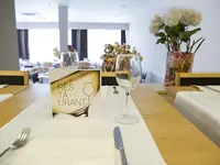 Nakryty stół w restauracji Alegria Maripins
