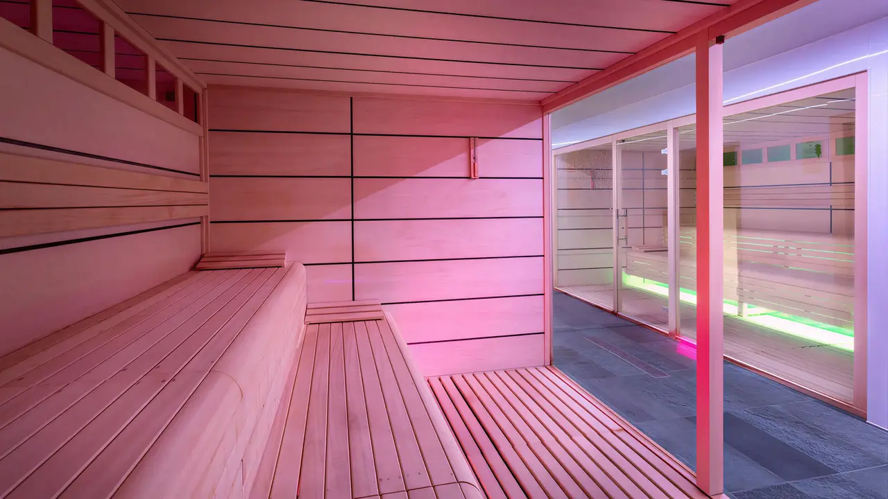 Sauna z kolorowym oświetleniem w Alexandre Gala Tenerife