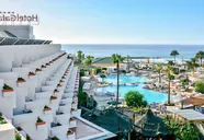 Widok na kompleks i baseny w Alexandre Gala Tenerife