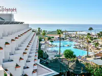 Widok na kompleks i baseny w Alexandre Gala Tenerife
