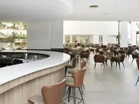 Restauracja z białym blatem w Alexandre Gala Tenerife