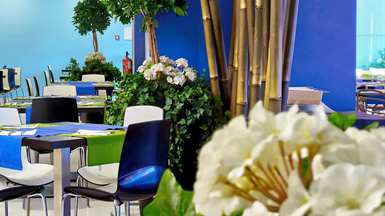 Restauracja w Alvor Baia z nakrytym stołem