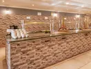 Bufet z jedzeniem w AMC Royal Hotel & Spa
