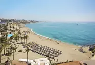 Widok na kompleks Aparthotel Sunset Beach Club i plażę