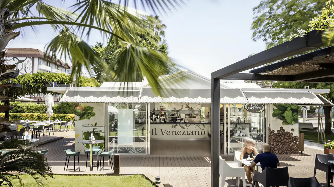 Restauracja na zewnątrz w Aqua Aquamarina