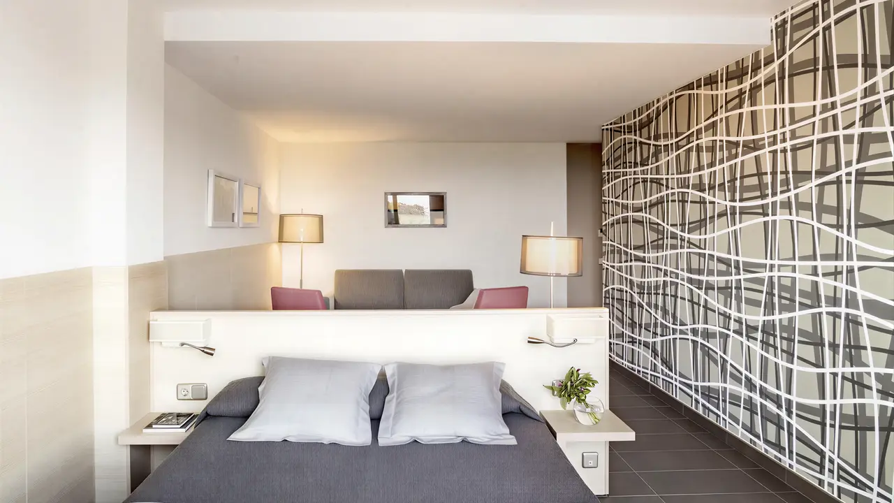 Nowoczesna sypialnia w hotelu Aqua Aquamarina