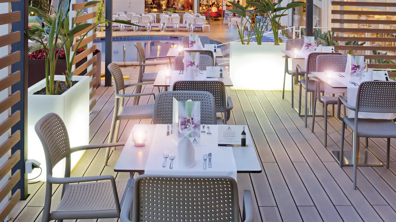 Elegancka restauracja na tarasie w Aqua Promenade