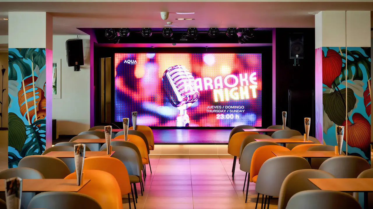 Sala karaoke w hotelu Aqua The Breeze