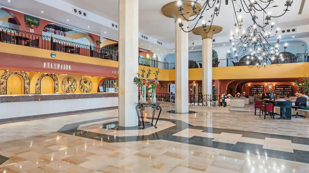 Recepcja i hol w hotelu Arabia Azur