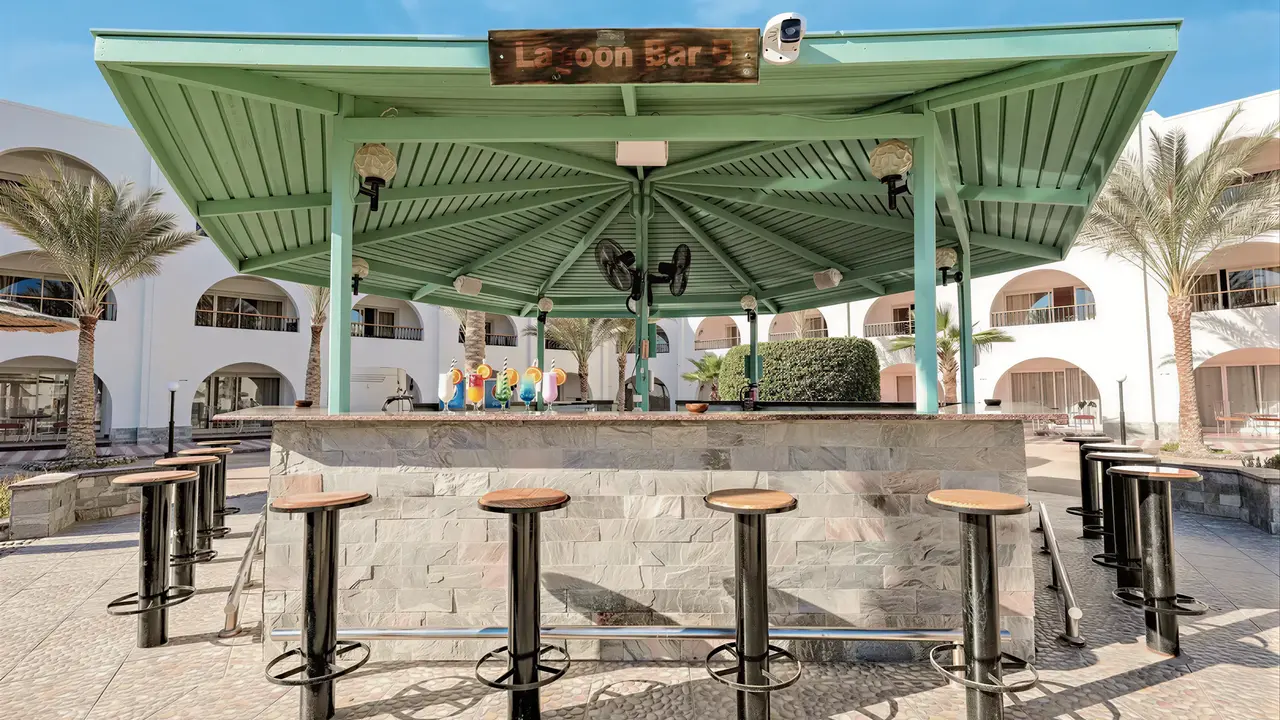 Bar na świeżym powietrzu w Arabia Azur