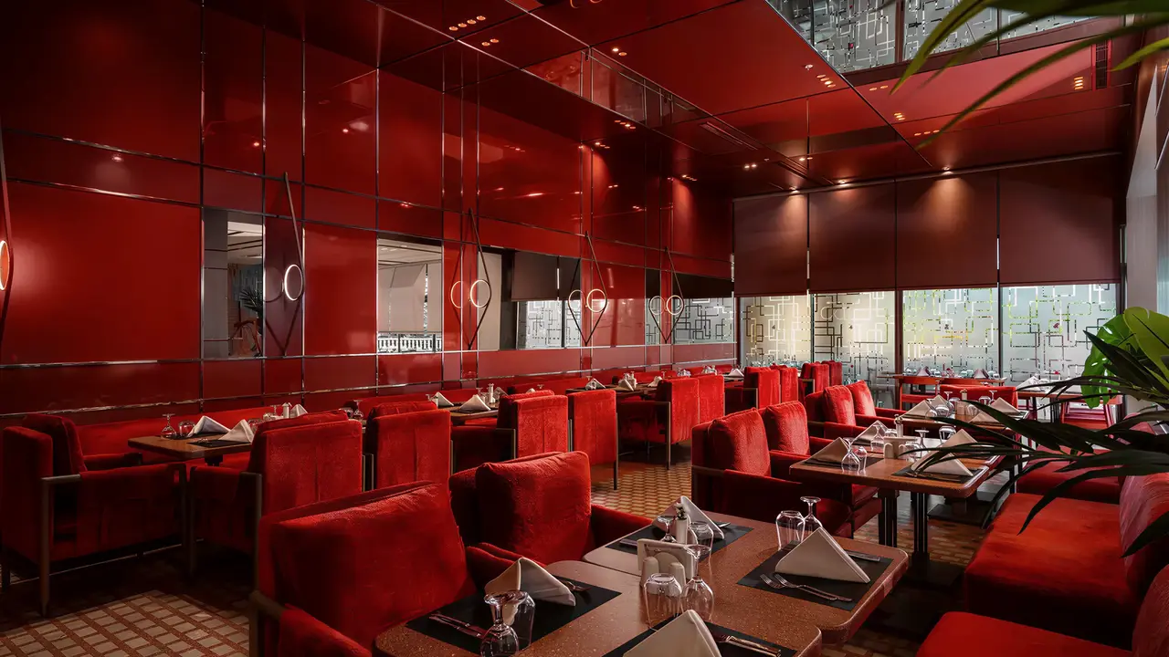 Elegancka czerwona restauracja w Arycanda Kirman Premium