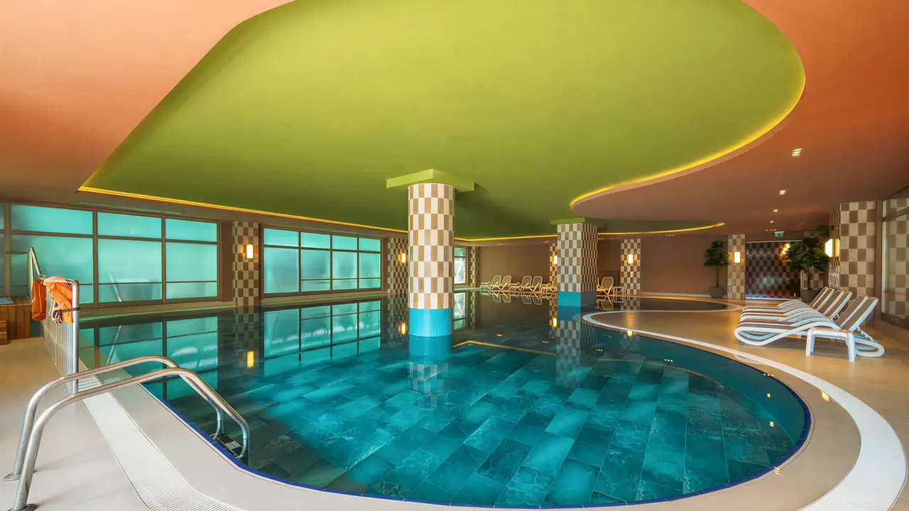 Kryty basen w hotelu Arycanda Kirman Premium