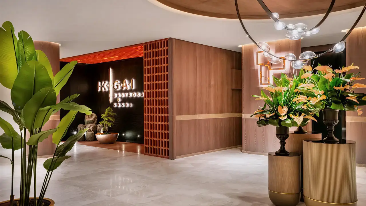 Nowoczesne lobby w Arycanda Kirman Premium z roślinami