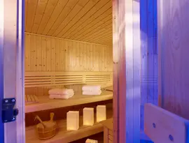 Drewniana sauna w hotelu Astir Beach