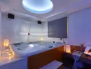 Prywatne jacuzzi w pokoju w Astir Beach