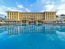 Basen przy budynku hotelu Astor Garden (St. Konstantin i Elena)