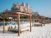 Altany plażowe przy hotelu Atlantis The Palm
