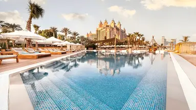 Basen przy hotelu Atlantis The Palm