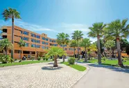 Budynek i teren zewnętrzny Auramar Beach Resort