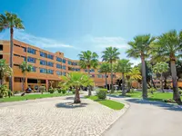 Budynek i teren zewnętrzny Auramar Beach Resort