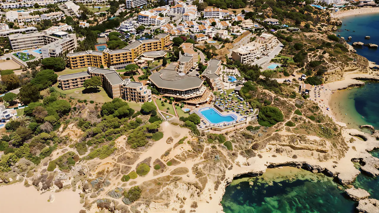 Widok z lotu ptaka na Auramar Beach Resort