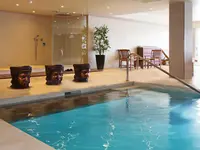 Strefa spa z basenem w AX Sunny Coast Resort & Spa