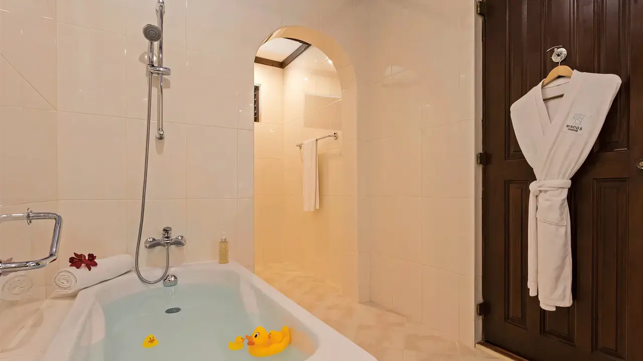 Łazienka z wanną w Bandos Maldives