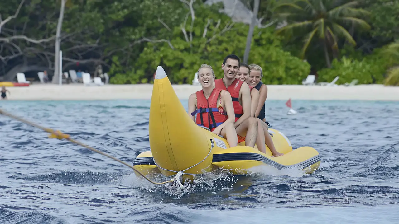 Goście na bananach w Bandos Maldives