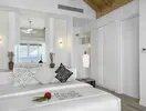 Jasny pokój z łóżkiem w Bandos Maldives