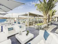 Restauracja na świeżym powietrzu w Barcelo Fuerteventura Castillo