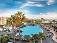 Widok na kompleks basenów w Barcelo Fuerteventura Mar