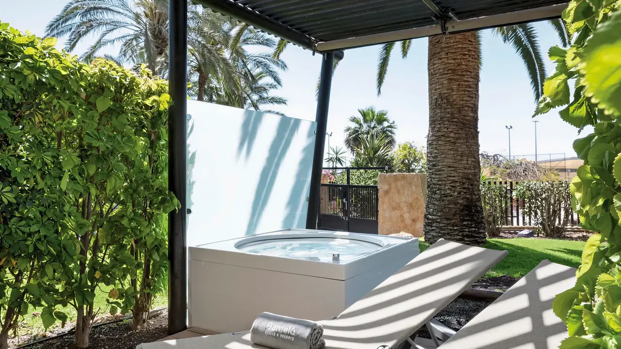 Prywatna jacuzzi i leżaki w Barcelo Fuerteventura Mar