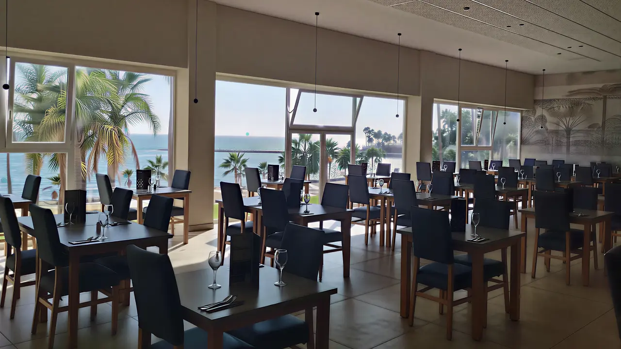 Restauracja w Best Benalmadena z widokiem na morze