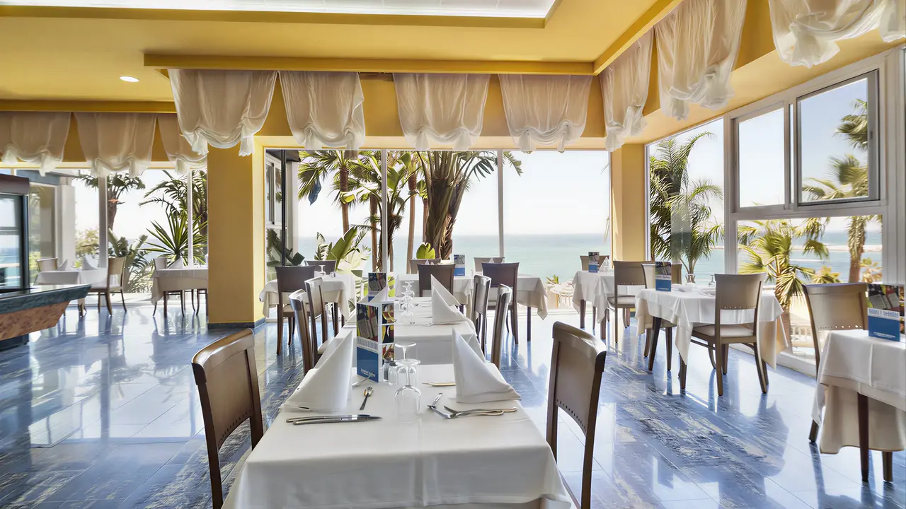 Restauracja w Best Benalmadena z widokiem na morze
