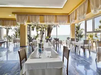 Restauracja w Best Benalmadena z widokiem na morze