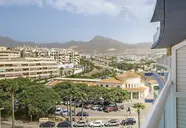 Widok na budynki i parking Best Benalmadena