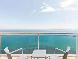 Balkon z widokiem na morze w Best Benalmadena