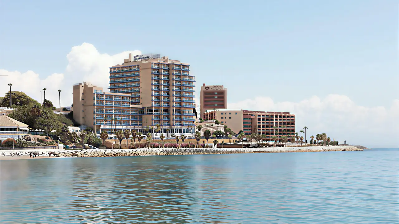 Widok na budynki Best Benalmadena od strony morza