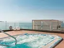 Jacuzzi z widokiem na morze w Best Maritim