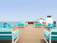 Taras wypoczynkowy Best Maritim z widokiem na morze
