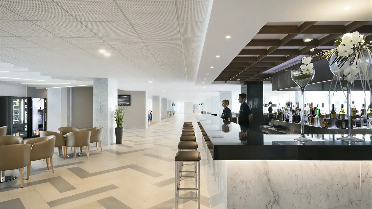 Nowoczesny bar w hotelu Best San Diego