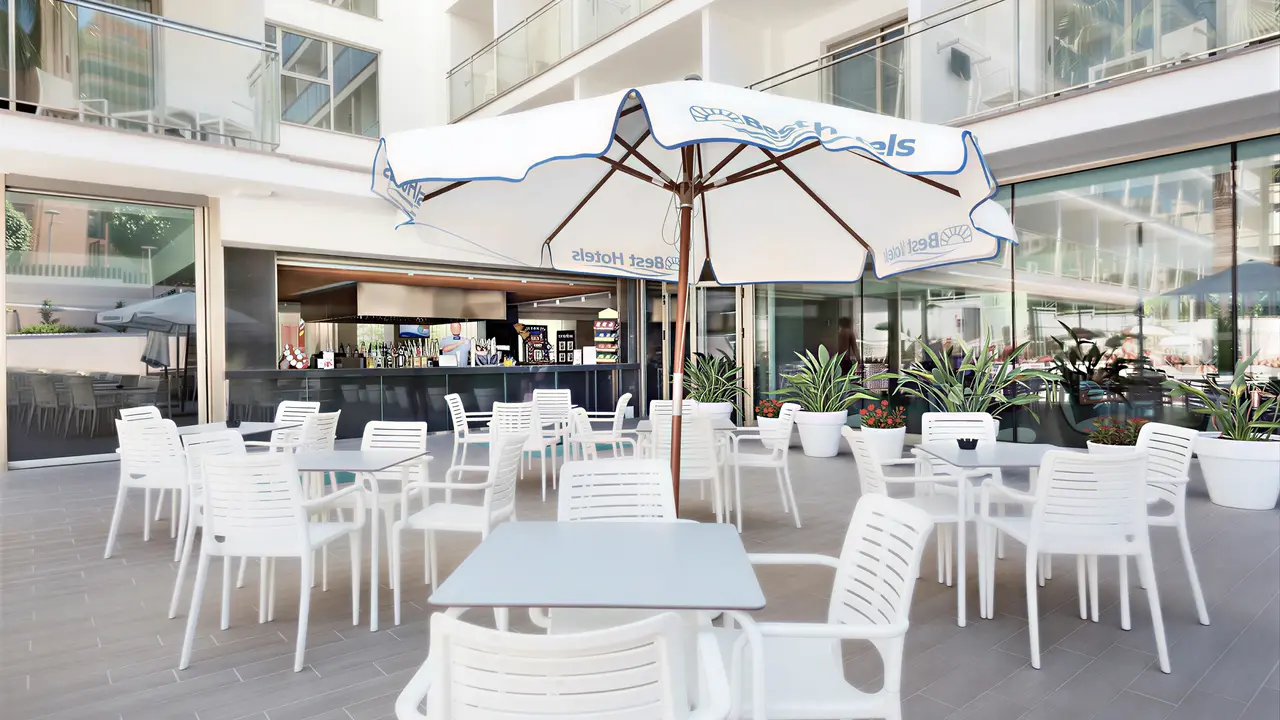 Stolik i krzesła w restauracji Best San Francisco