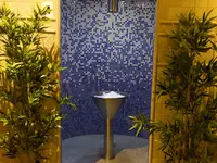 Strefa wellness w Best Semiramis z niebieską mozaiką