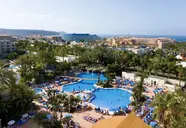 Widok na kompleks basenów w Best Tenerife